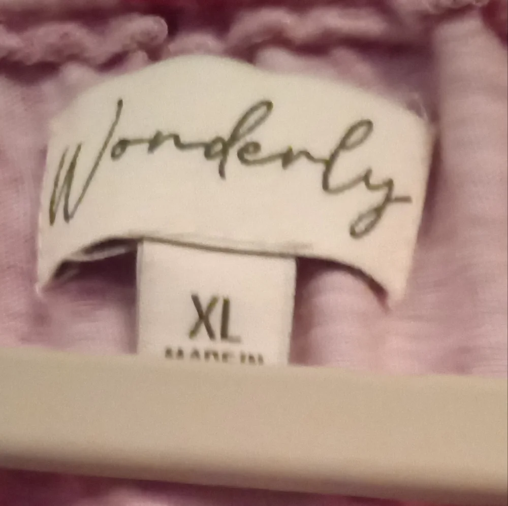 NWOT Wonderly Pink Floral Top - Picture 4 of 4